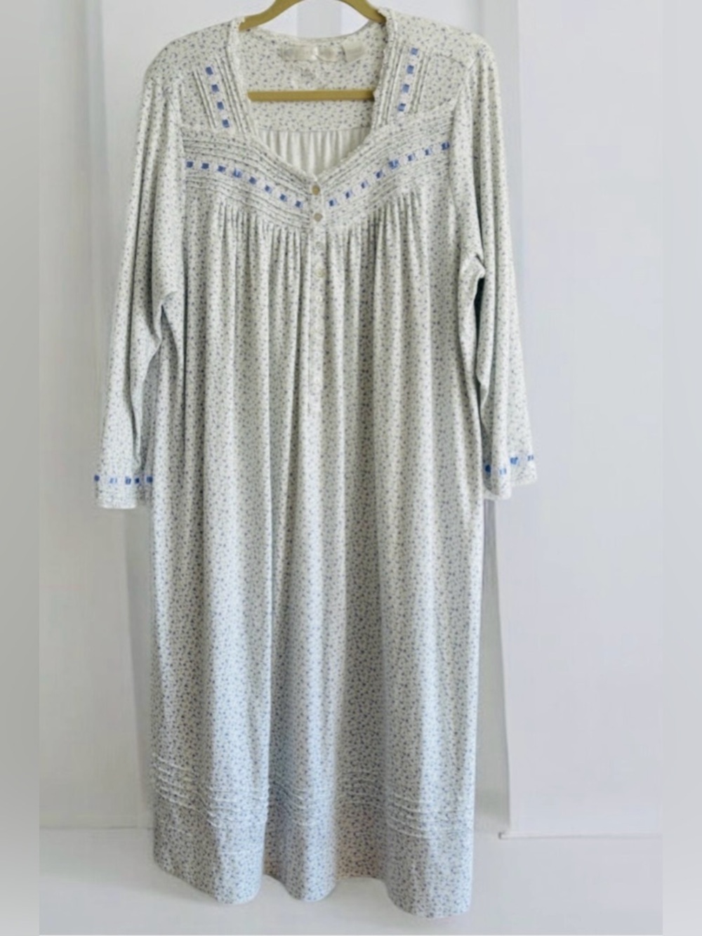 Eileen West Long White Floral Button-Front Nightgown with Lilac Trim 1XL